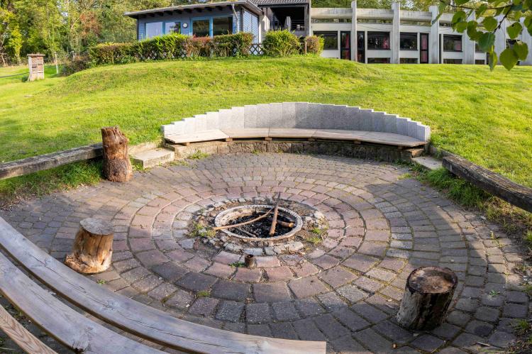 Die Feurstelle im Au&szlig;enbereich der Jugendakademie in Bornheim-Walberberg