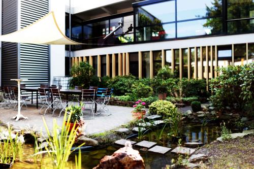 Terassenansicht der Jugendakademie in Bornheim-Walberberg