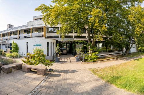 Eingangst&uuml;r der Jugendakademie in Bornheim-Walberberg