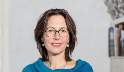 Dr. Bele Grau